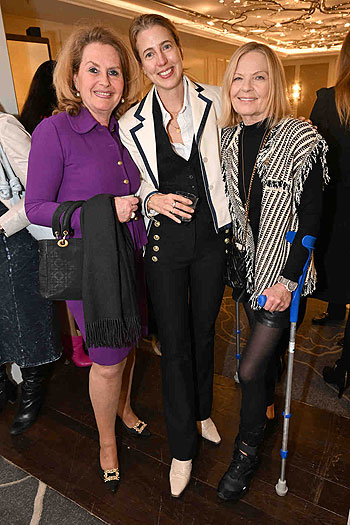 Michaela Blessing-Fischer, Nathalie Ziegler und Gabi Strassburger / CeU-Talk mit Hannes Jaenicke &uuml;ber das Thema: Boden, Klima, Natur / Club europ&auml;ischer Unternehmerinnen l&auml;dt zum Vortrag, Gespr&auml;ch und Empfang im Hotel Mandarin Oriental am 25. M&auml;rz 2025 (&copy;Foto: ABR-Pictures / Frank Rollitz)